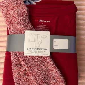 Liz Claiborne Four Piece Sleep Set in Small